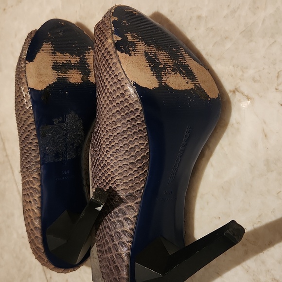 REBECCA MINKOFF SNAKE SKIN OPEN TOE HEALS SIZE 9 - Picture 4 of 6